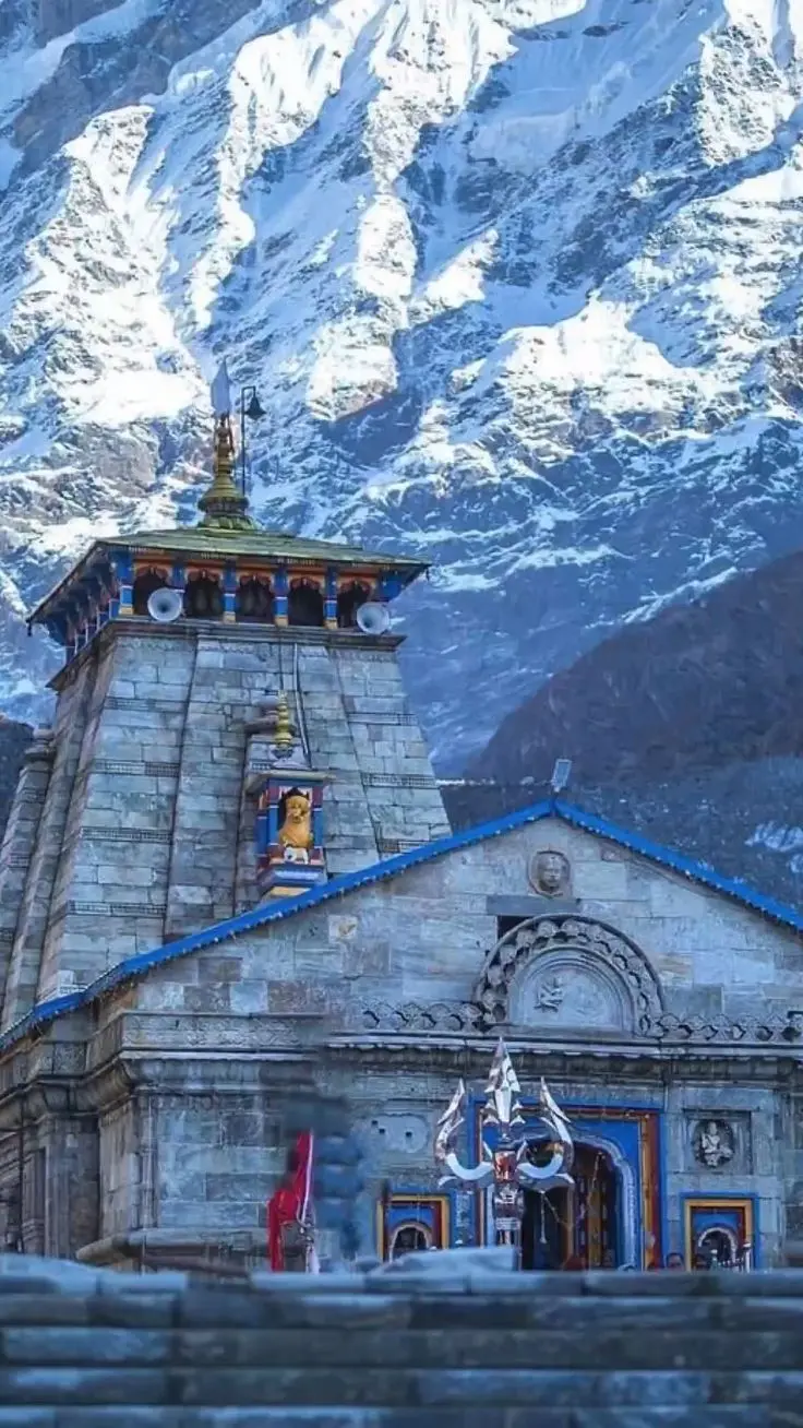 alt="Book taxi from Delhi to Amarnath with professional driver for one way trip"