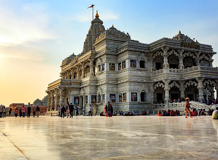 alt="Book taxi from Delhi to mathura with professional driver for one way trip"